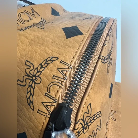 MCM Stark Backpack in Maxi Visetos - Picture 2 of 7